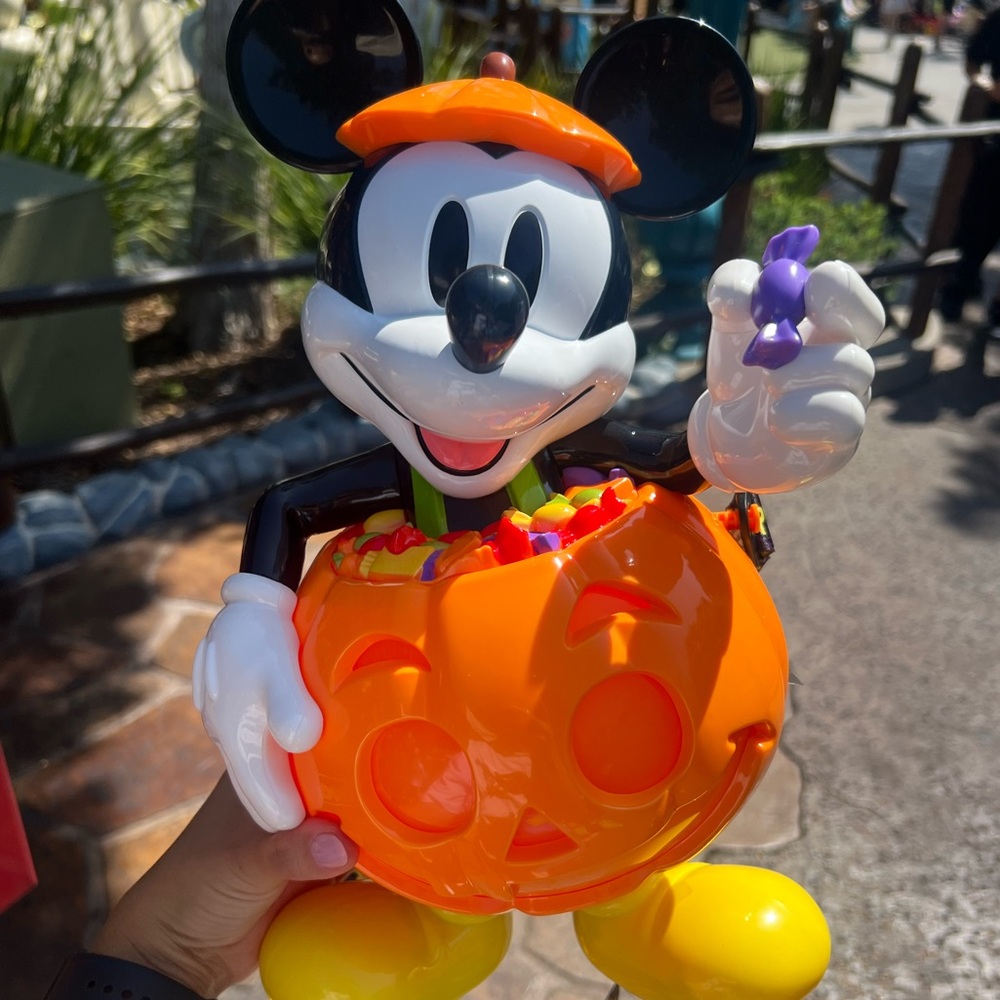 LIMITED Disney 2024 Mickey Mouse Halloween pumpkin bucket